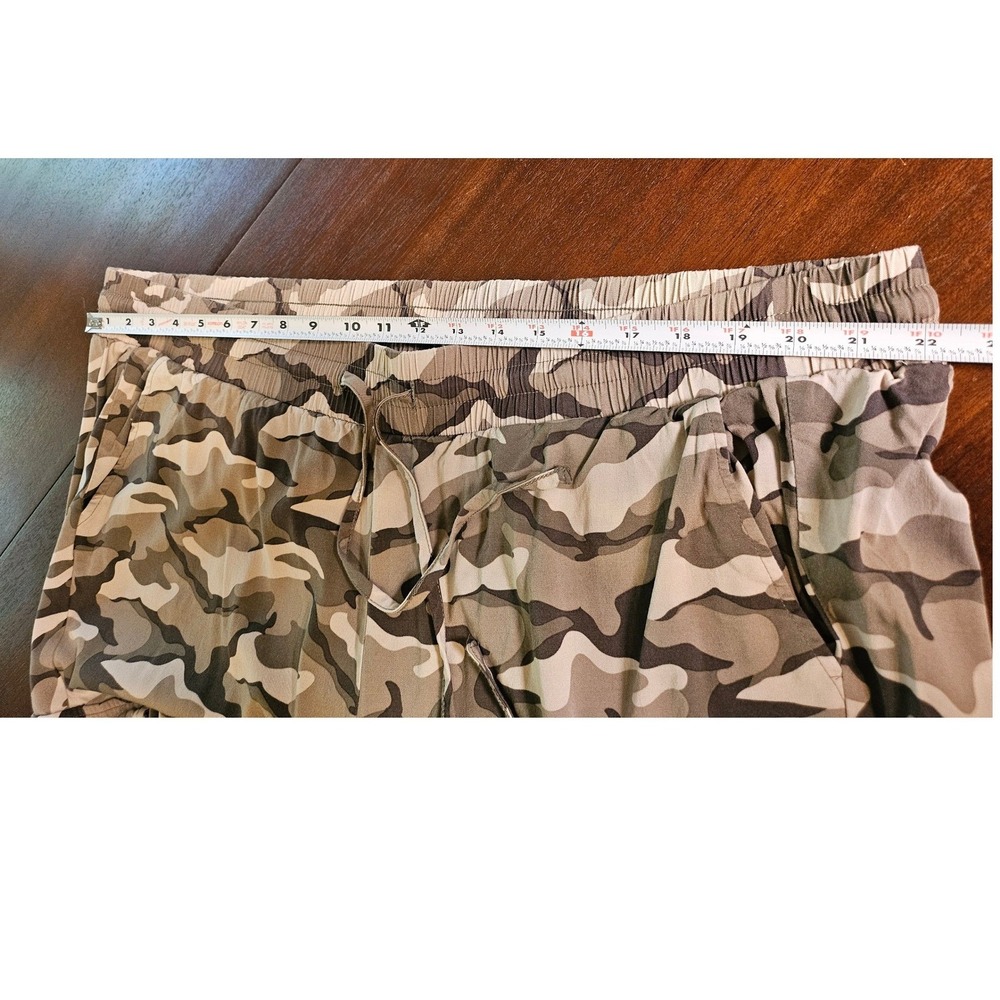 Torrid Cargo Jogger Pants Womens 4 Green Camo Elastic Waist Cropped Ribbed Cuff - Picture 9 of 10